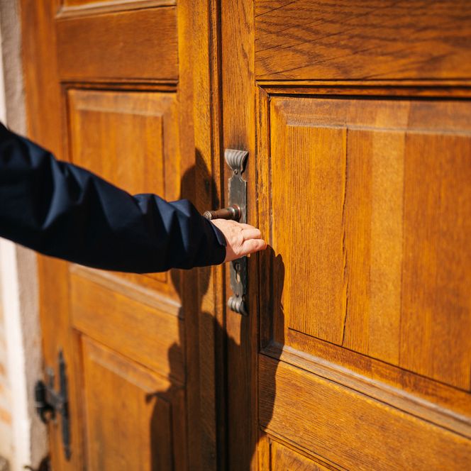 Tür zur offenen Kirche in Seeburg