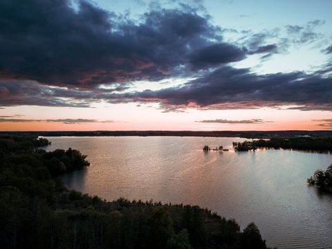 Luftaufnahme vom Trebelsee bei beginnendem Sonnenuntergang