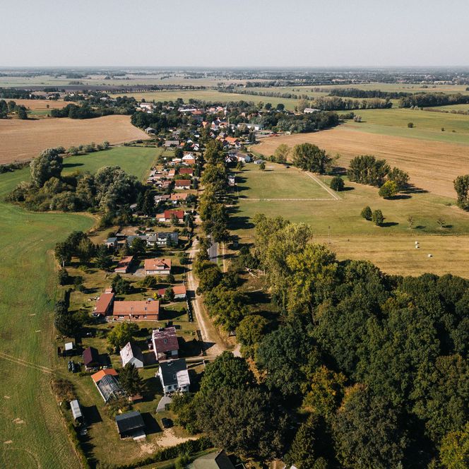 Luftaufnahme vom Ort Stölln und Umgebung