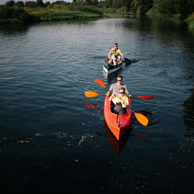 Lufaufnahme von zwei Paddelbooten auf der Gülper Havel
