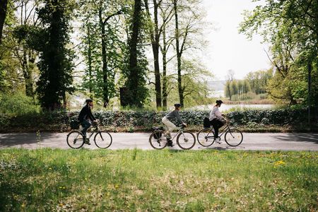 Fahrradfahrer auf Tour in Petzow Werder (Havel)