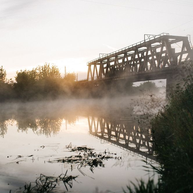 Eisenbahnbrücke im Nebel bei Schönwalde-Glien