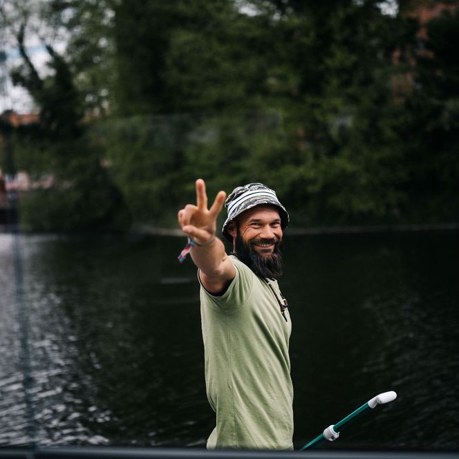 Vincent Jäger von SUP Safari in Brandenburg an der Havel grüßt