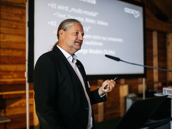 Markus Eggert von Code beim Tourismustag Havelland 2024 Markus Eggert von Code beim Tourismustag Havelland 2024