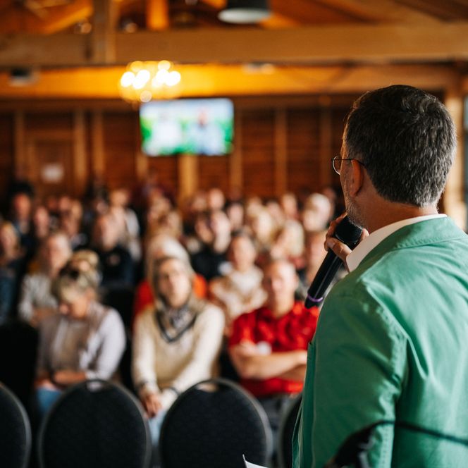 Begrüßung zum Tourismustag Havelland 2024 auf dem Werderaner Tannenhof