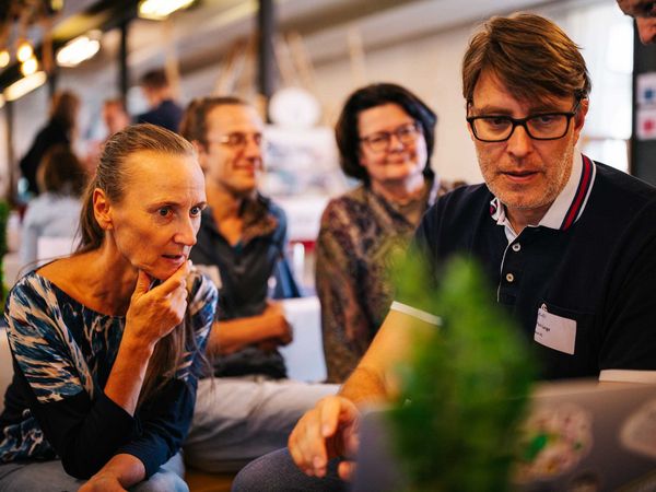 KI-Experte beim Tourismustag Havelland 2025 auf dem Domstiftsgut Mötzow KI-Experte beim Tourismustag Havelland 2025 auf dem Domstiftsgut Mötzow